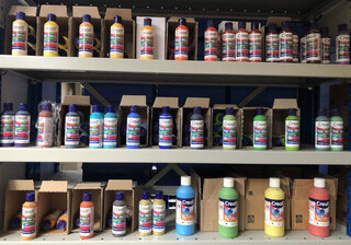 Ca. 205x 110x 80ml en ca. 95x 250ml studio acrylics – acrylverf voor k
